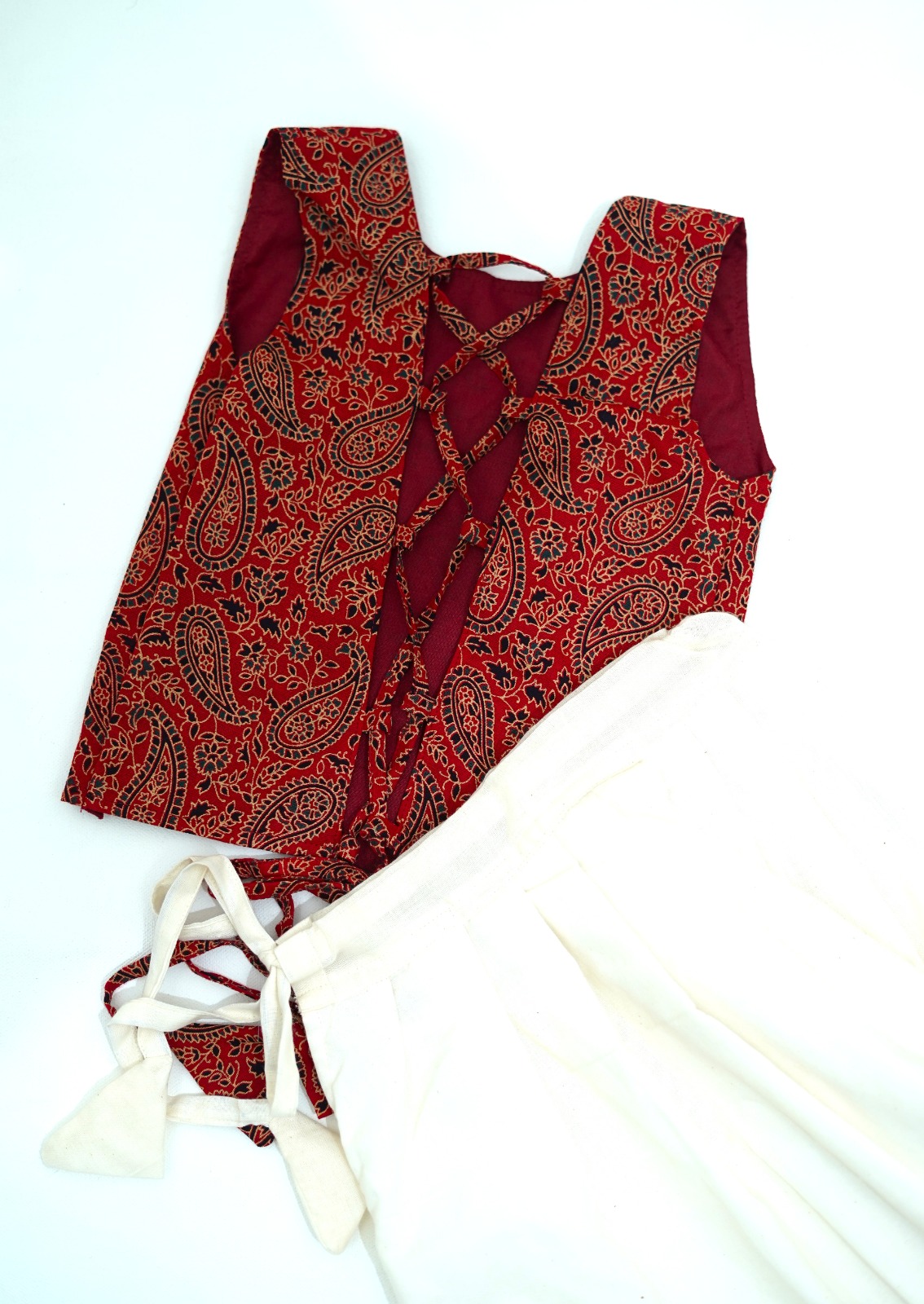 red blouse pattu pavada