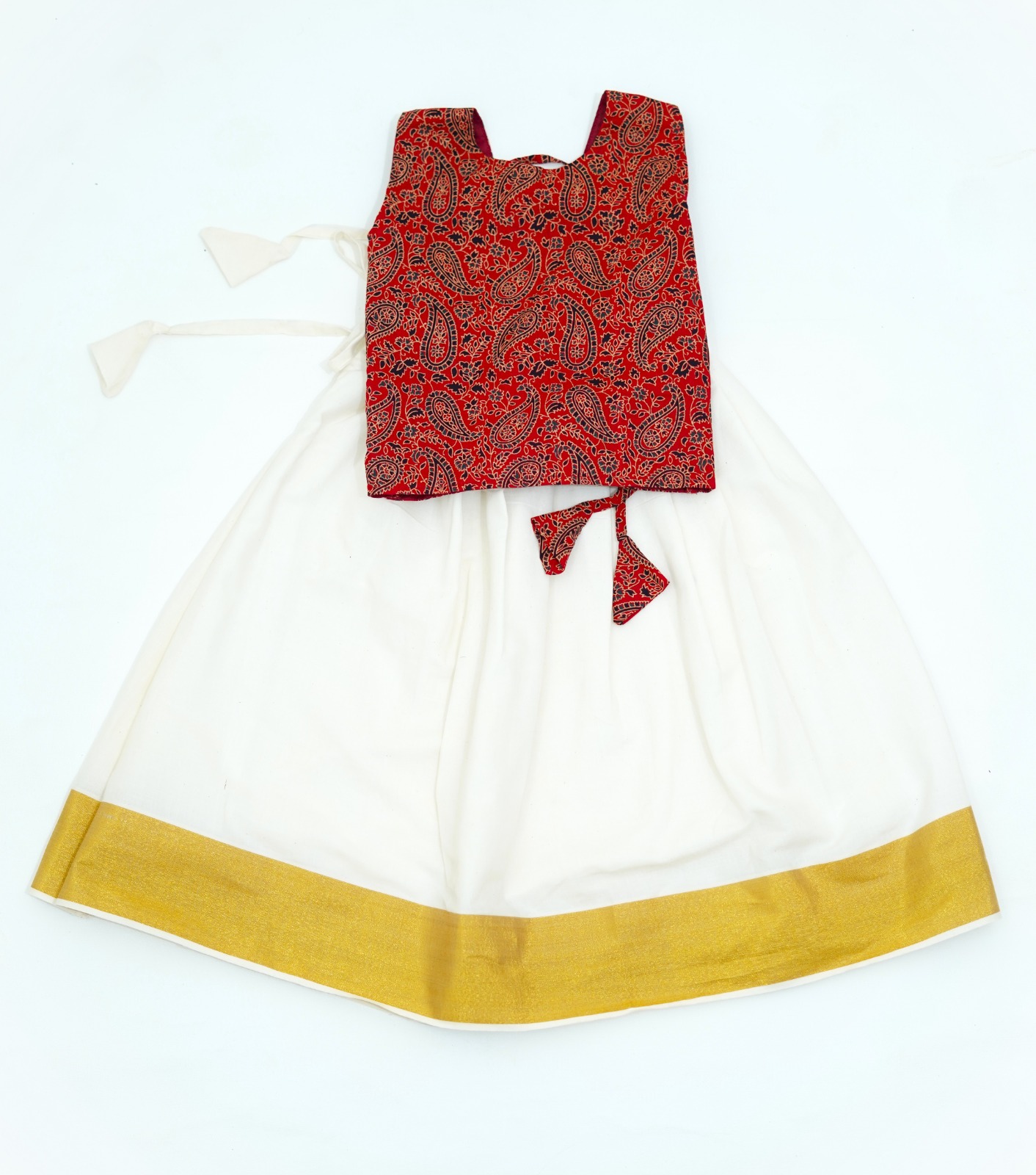 red blouse pattu pavada