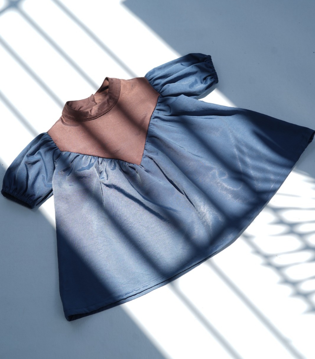 Girls puff sleeve dress